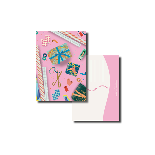 Feestelijke Kaart A6 – Cadeaus & Inpakillustratie op Roze Achtergrond – Envelop Optioneel